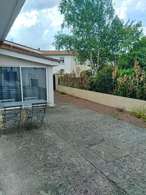 Maison Agreable Avec Stationnement Privatif Angoulême Exterior foto
